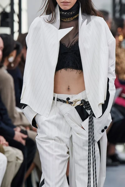 Look 32
